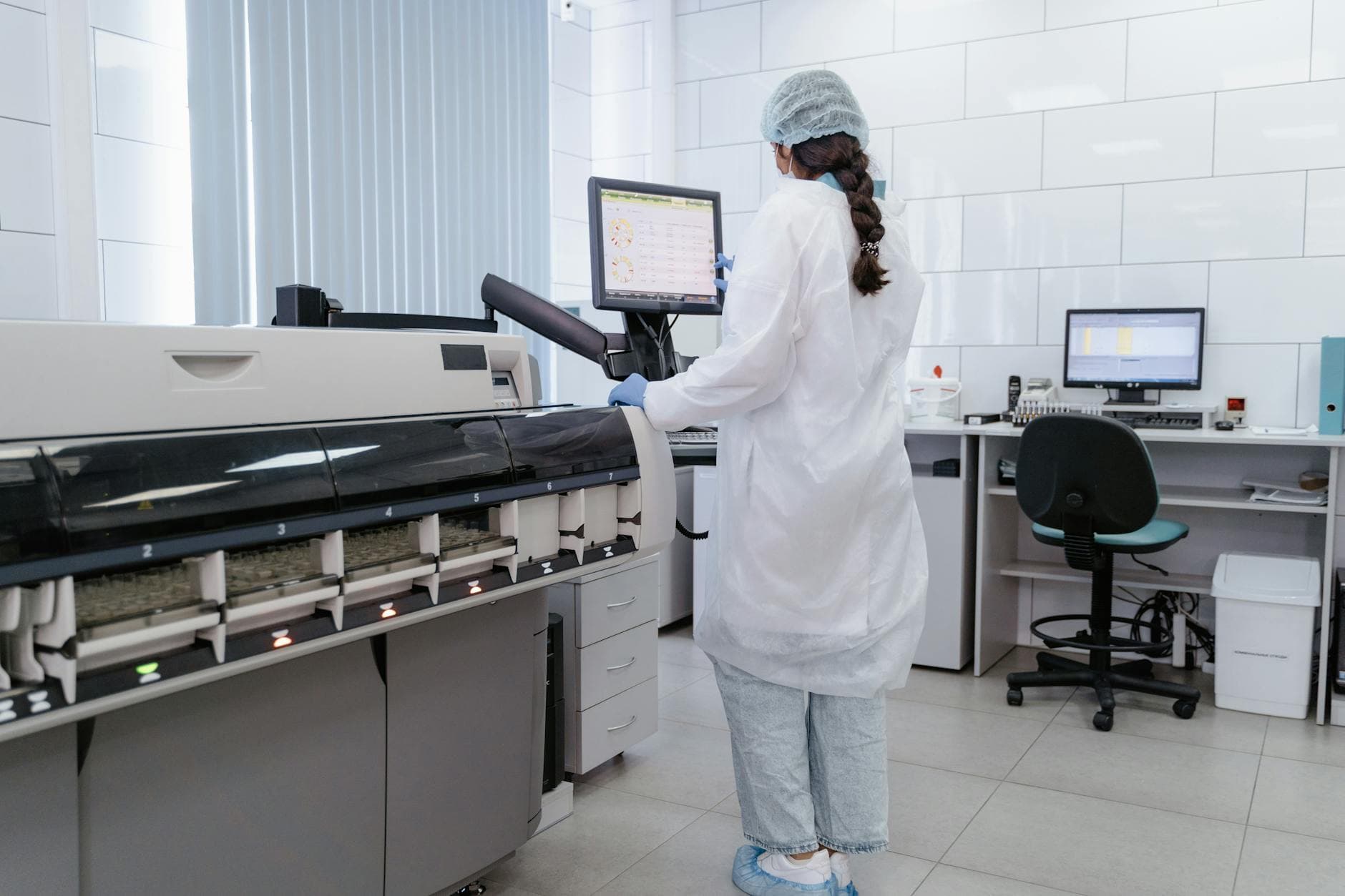 آشنایی با دستگاههای پیشرفته آزمایشگاهی